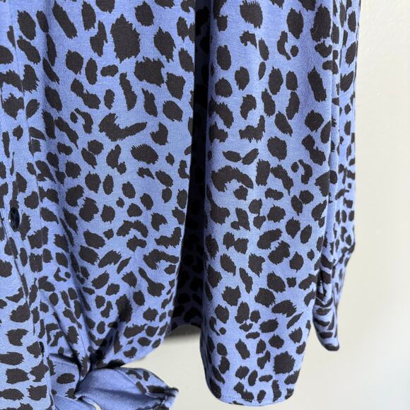 Belle Kim Gravel Blue Animal Print Button Up Shirt - Size 1X - Women's Plus Size - Picture 3 of 7